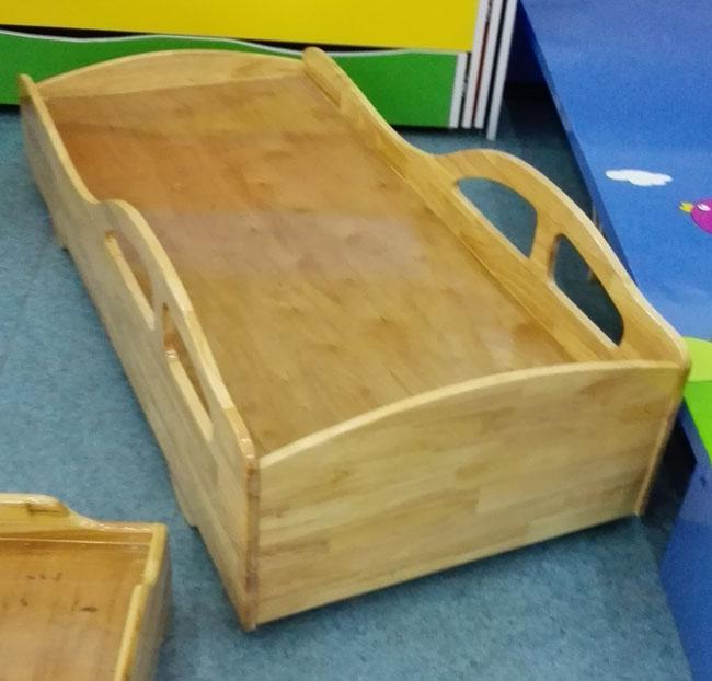 Les meubles de salle de classe d'enfants, jardin d'enfants président l'école maternelle pour le lit en bois solide avec l'OEM/ODM